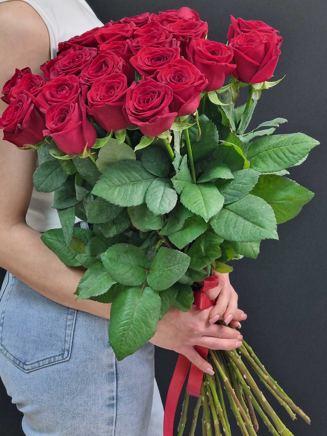 Букет «25 роз Red Naomi»