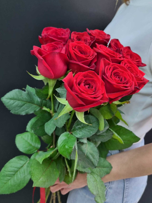 Букет «11 роз Red Naomi»