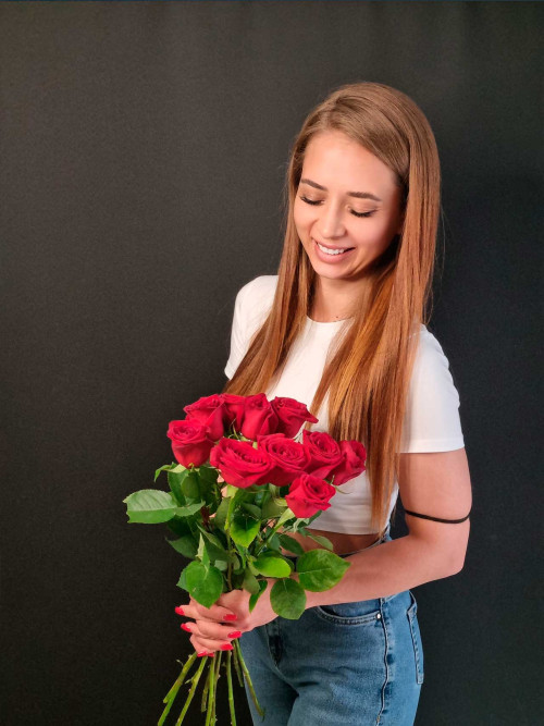 Цветы штучно: Роза Red Naomi